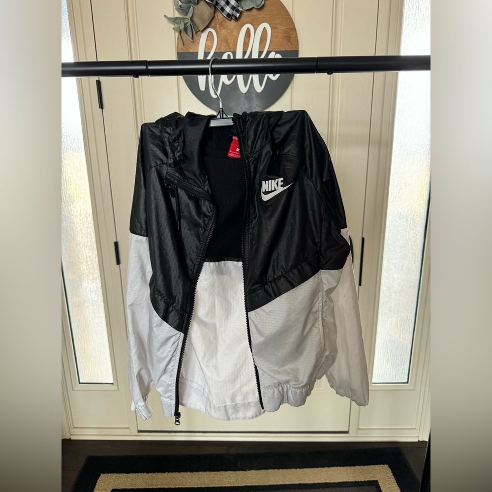 nike windbreaker